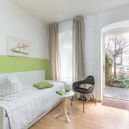 Schones 2-zimmer-apartment In Kollwitzplatz-nahe Appartement *