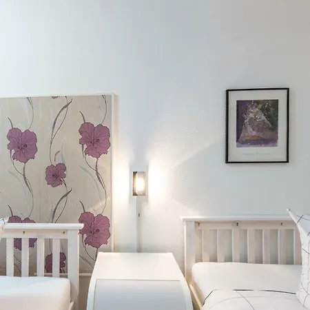 Schones 2-zimmer-apartment In Kollwitzplatz-nahe Appartement