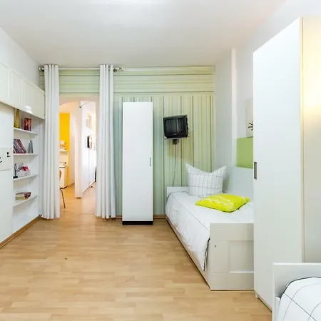Schones 2-zimmer-apartment In Kollwitzplatz-nahe Appartement